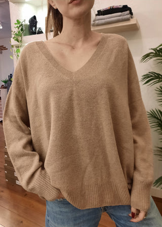 Maglia over scollo V misto cachemire Kikisix col. Cammello