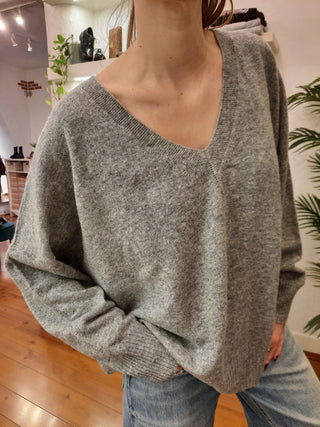 Maglia over scollo V misto cachemire Kikisix col. Grigio medio