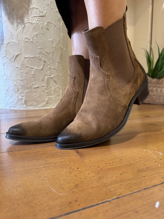 Stivaletto Helen Liò Art. DF6714 Camoscio col. Marrone 