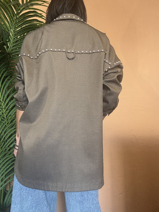 Camicia Kontatto borchie col. marrone 