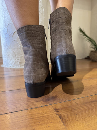 Stivaletto Studio Uno Art. Flavia-05 Cocco camoscio col. Taupe 