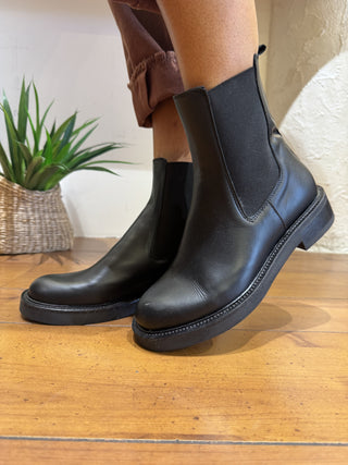 Stivaletto Vaniglia Art. 96 col. Nero 
