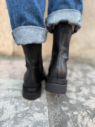Stivaletto Francesco Brunelli Art. AO5716 vitello nero