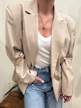 Giacca Haveone gessata dettaglio manica col. Beige