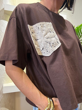 T shirt Philia Loft tasca macramé col. Testa di moro